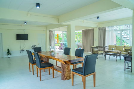 Farinda Resort & Pool Villa, Chom Thong, Thailand