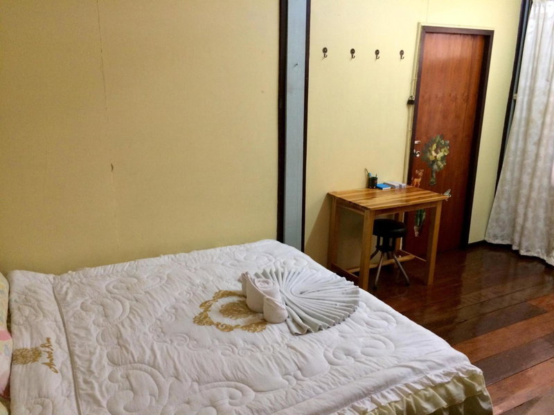 Pee Homestay Lopburi, Ban Tha Krayang, Thailand