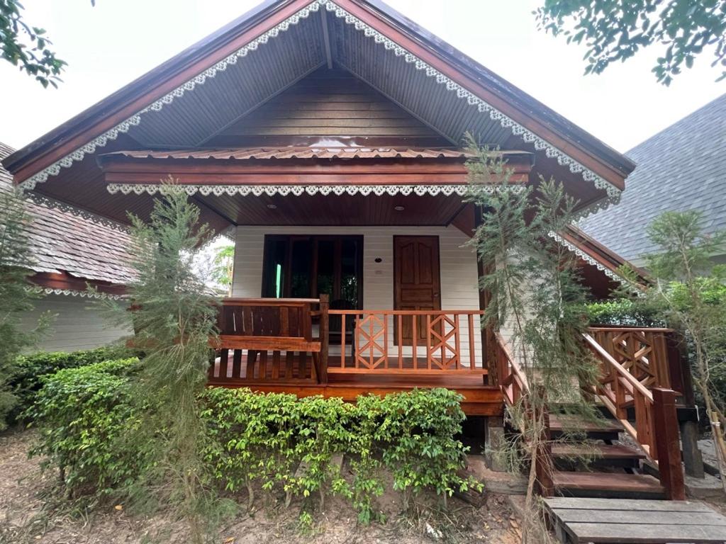 Hotel · Siri Lagoona Resort & Pool villa, Nong Prue