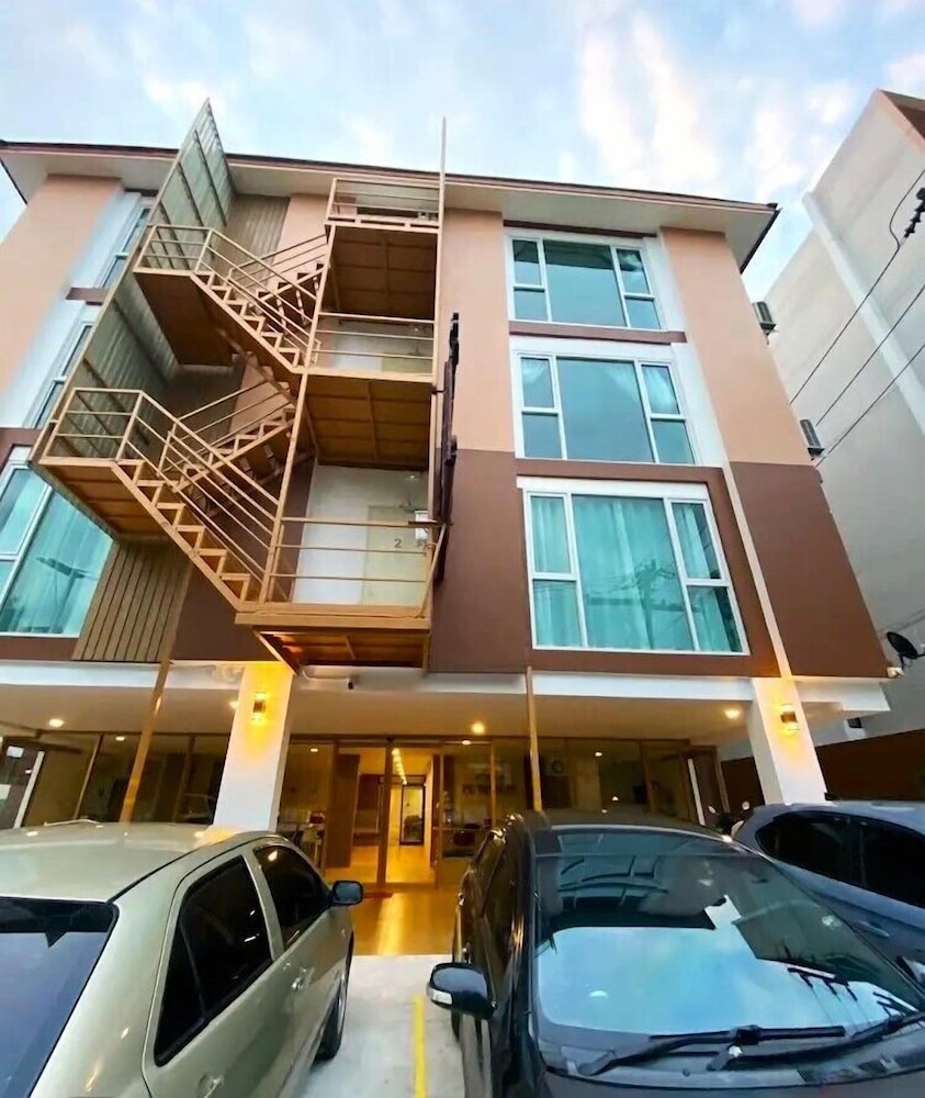 Puwanon Place, Thailand