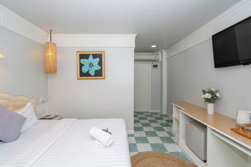 Patong Social Hotel & Restaurant, Patong, Thailand