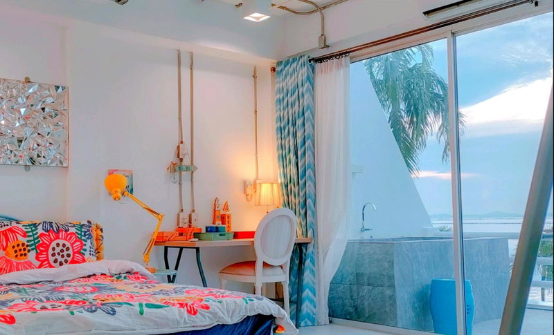 มารินอส บีชเฮ้าส์ Marinos Beach house, Si Racha, Thailand
