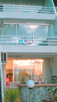 มารินอส บีชเฮ้าส์ Marinos Beach house, Si Racha, Thailand