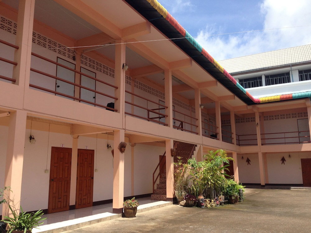 Hotel · Puangchompoo Place, Nan