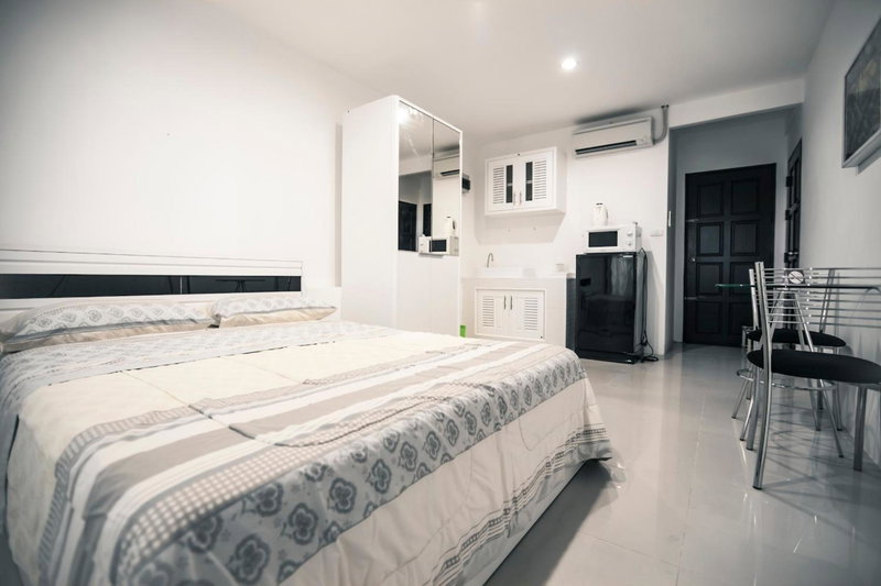 Number 4 Phuket, Nai Harn Beach, Thailand