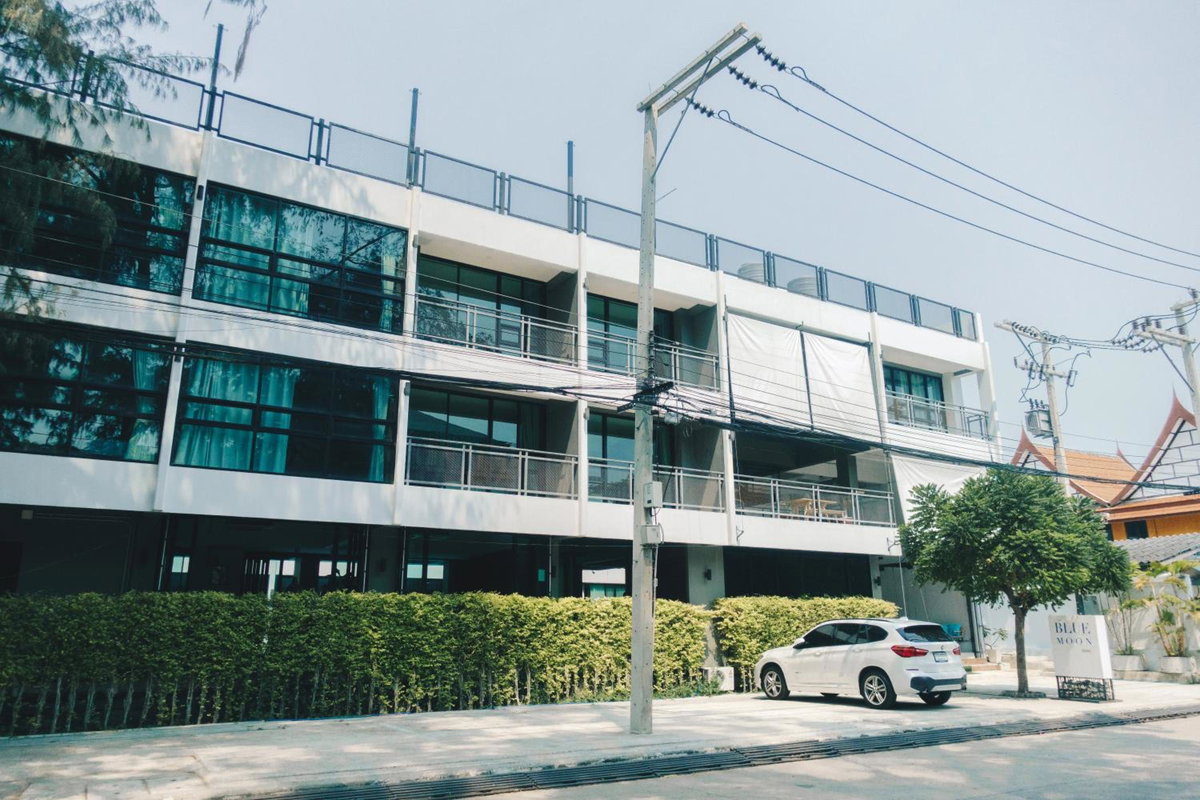 Hotel · Bluemoon, Cha Am