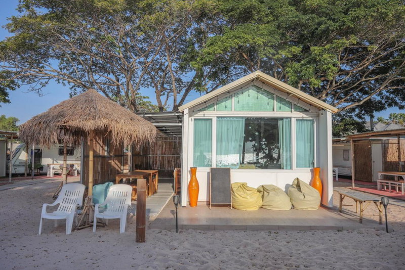 Beach House Camp, Na Jomtien, Thailand
