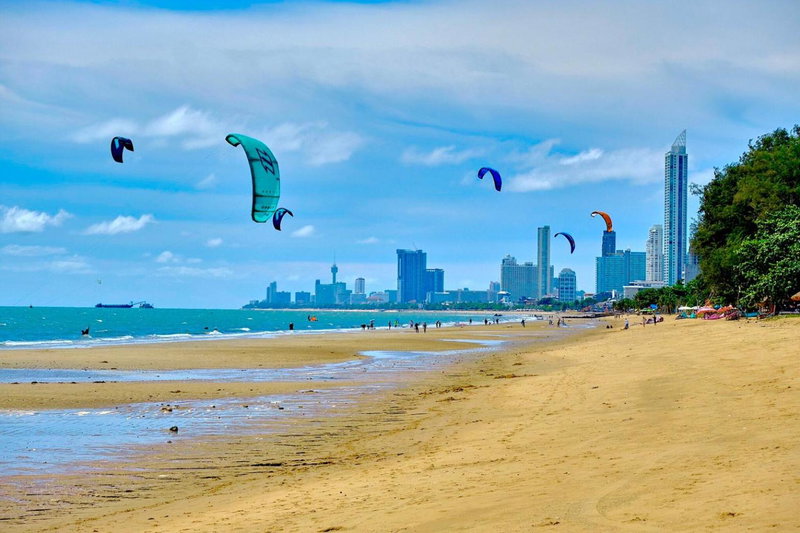 Beach House Camp, Na Jomtien, Thailand