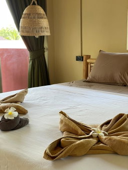 Mythai Guesthouse, Chaloklum, Thailand