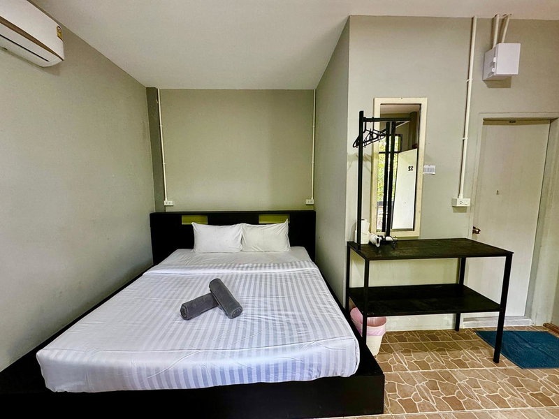 Eclipse Hostel and Bar, Haad Rin, Thailand