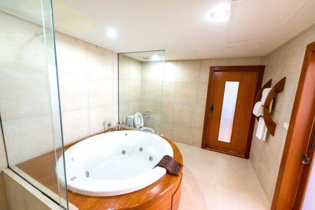 Uniland Golf & Resort, Nakhon Pathom, Thailand