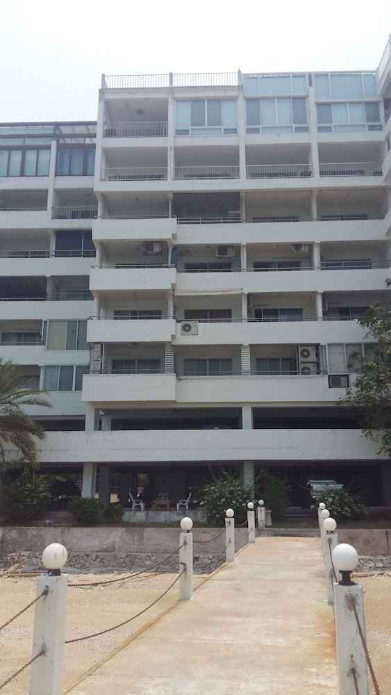 Hotel · Sammuk Resort, Chonburi