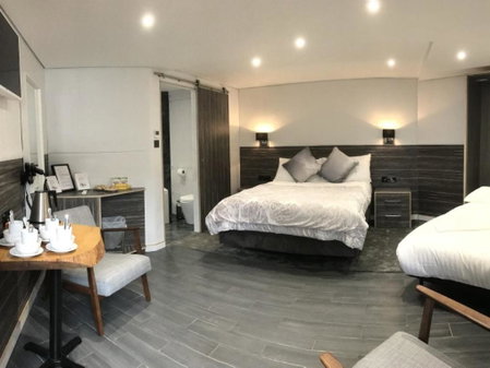 Canal Cottages, Uxbridge, United Kingdom