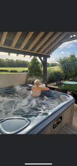 The Loft at Rock Cottage with hot tub, Garvagh, United Kingdom