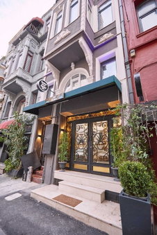 Sabi̇na Hotel Near the Grand Bazaar, Istanbul, Turkey