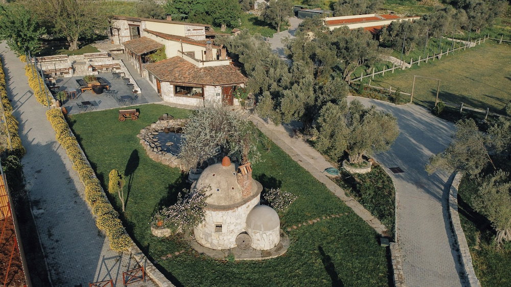 Manej Urla, Turkey