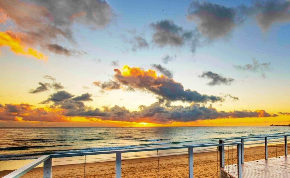Don Pancho by the Beach, Australia