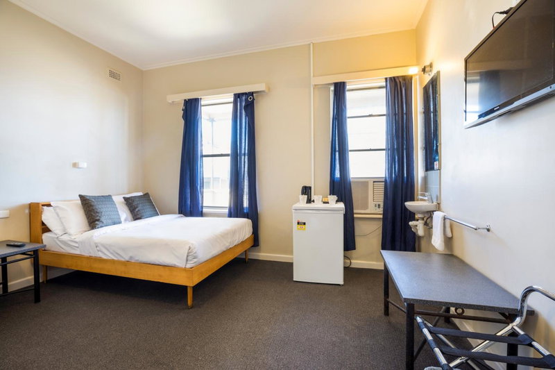 Nightcap at Esplanade Hotel, Brighton, Australia