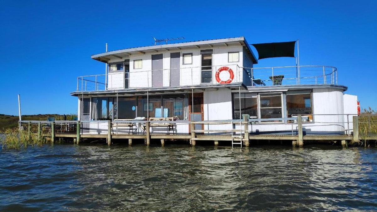 PS Federal Retreat Paddle Steamer Goolwa, Australia