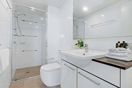 Central location in Broadbeach! - Sierra Grand Apartments - Self Contained & Privately Managed, Gold Coast, Australia