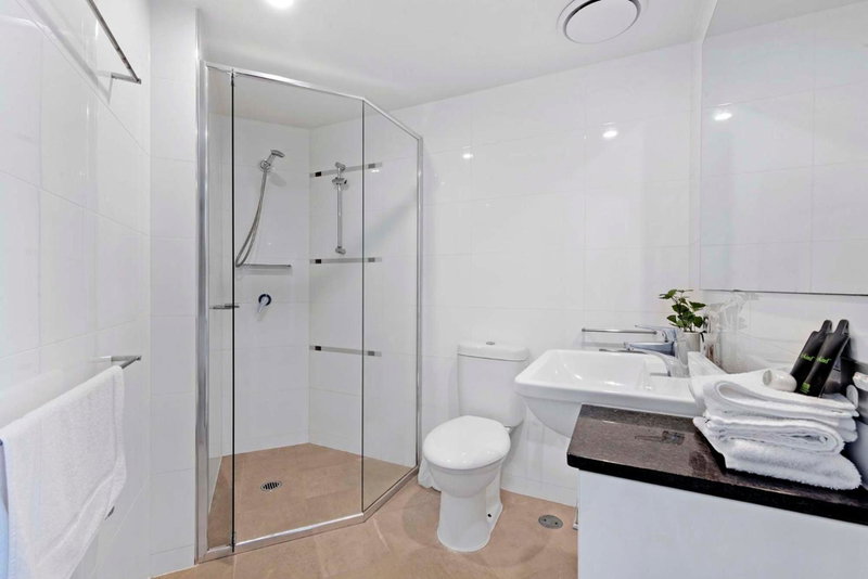 Central location in Broadbeach! - Sierra Grand Apartments - Self Contained & Privately Managed, Gold Coast, Australia