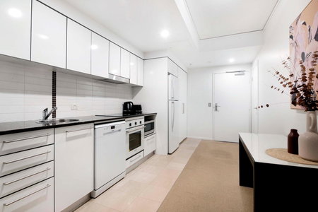 Central location in Broadbeach! - Sierra Grand Apartments - Self Contained & Privately Managed, Gold Coast, Australia
