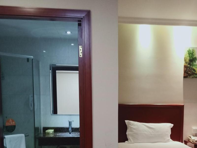 GreenTree Inn Jiangsu Taizhou Jingjiang Bus Station Express Hotel, Jingjiang, China