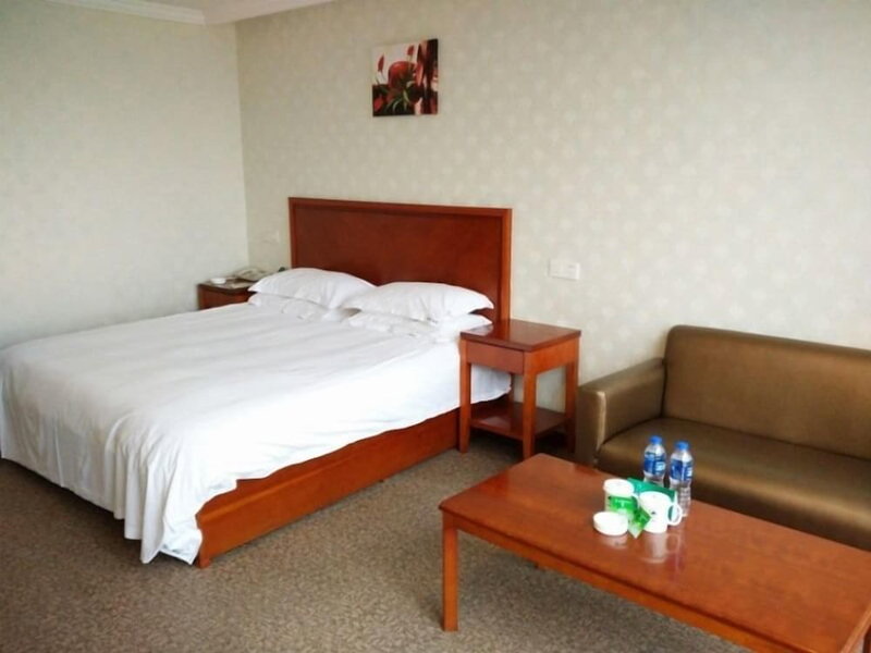 GreenTree Inn Nantong Tongzhou District Textile City Bus Station Express Hotel, Nantong, China