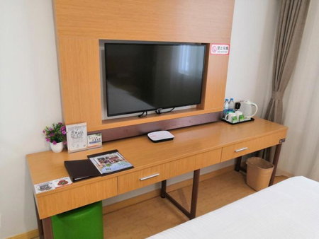GreenTree Inn Shanghai Jinshan District Wanda Plaza Longhao Road Express Hotel, Jinshan, China