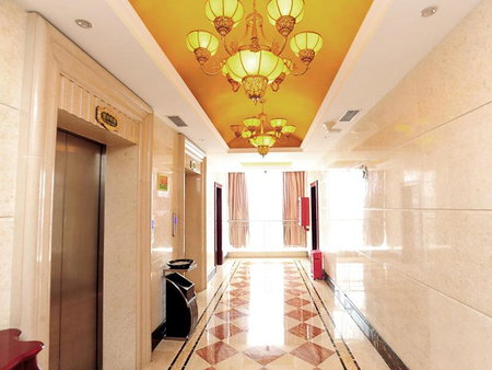 Vienna Hotel Shenzhen Longhua Qinghu Road, Bao'an, China
