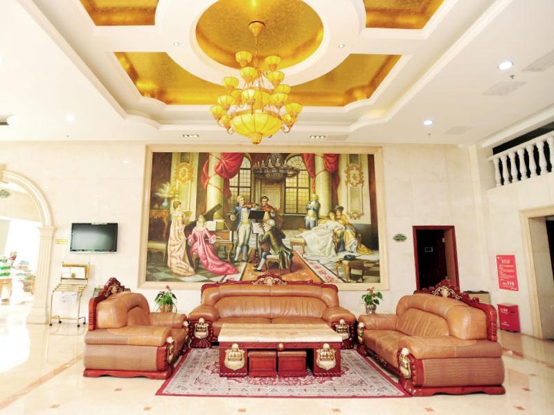 Vienna Hotel Shenzhen Longhua Qinghu Road, Bao'an, China