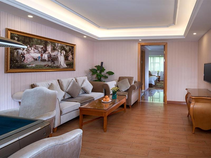 Vienna Hotel Dongguan Hengli Zhongshan Road, Hengli, China