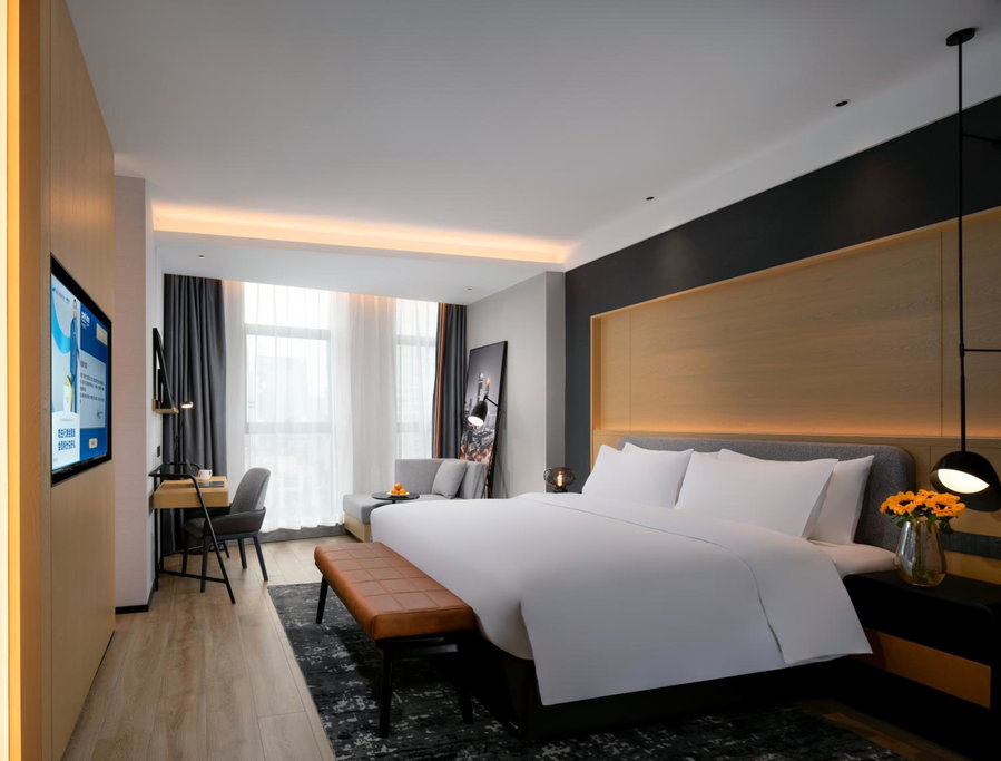 Park Inn by Radisson, Nanchang Honggutan Wanda Plaza Twin Towers, Nanchang, China