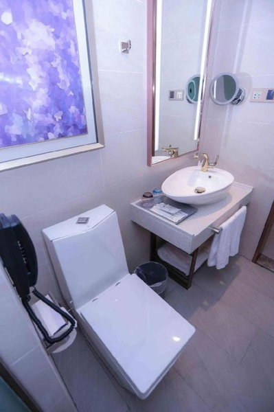 Lavande Hotels Harbin Railway Station Zhanqian Square, Harbin, China