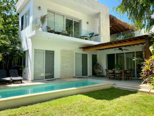 Hotel · Luxury Private Villas , Private Pool, Private garden, Jacuzzi, 24hours security, Tulum