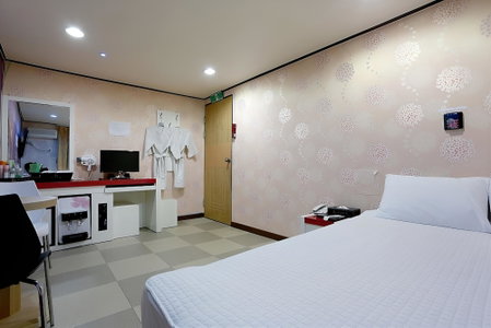Hoegi Cherry, Seoul, South Korea