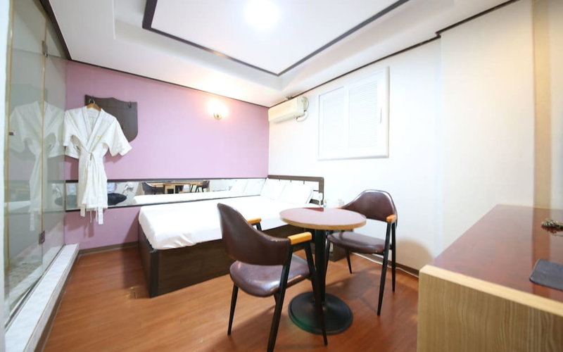 Sillim Holiday, Seoul, South Korea