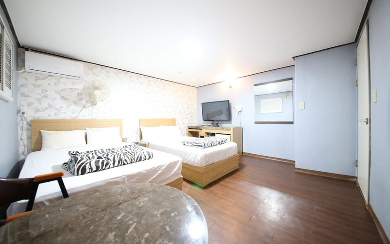 Sillim Holiday, Seoul, South Korea