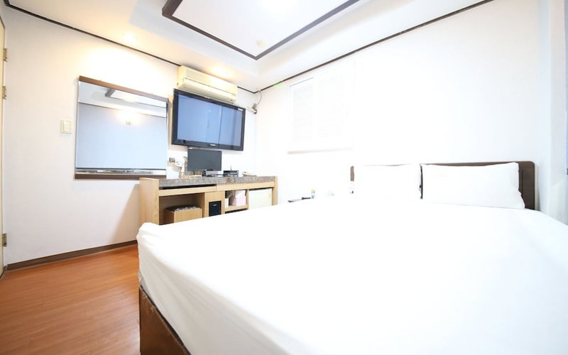 Sillim Holiday, Seoul, South Korea
