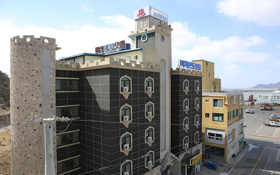 Taean Shinjindo Beach Condo Motel, Taean, South Korea