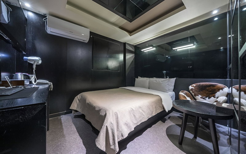 Sinsa Latree, Seoul, South Korea
