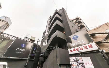 Sinsa Latree, Seoul, South Korea