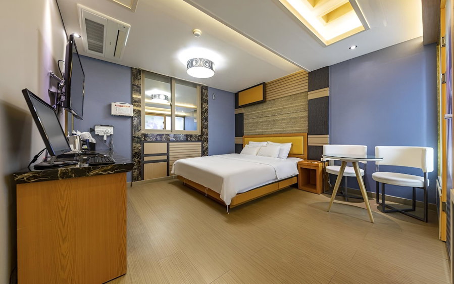 Jinju Hotel Beach, Jinju, South Korea