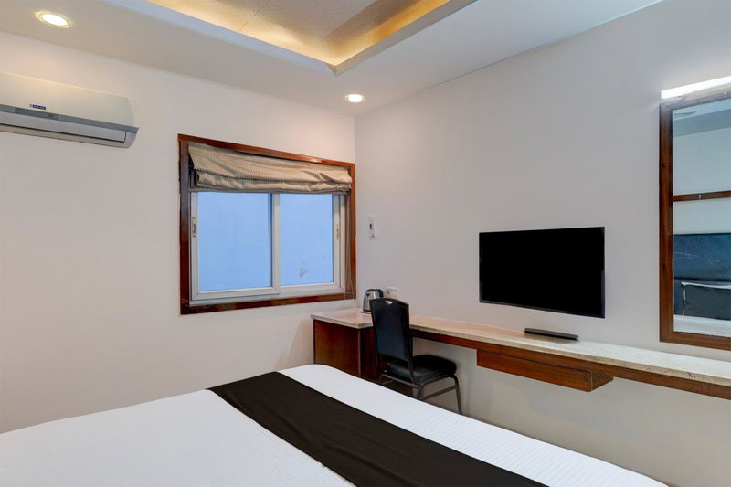 Super Townhouse Arcot Road Near Kauvery hospital, Chennai, India