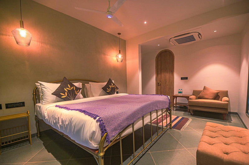 Lindsay Manor VaNa 4BHK Private Pool 1KM Beach, Vagator, India
