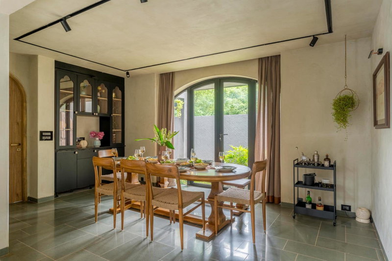 Lindsay Manor VaNa 4BHK Private Pool 1KM Beach, Vagator, India