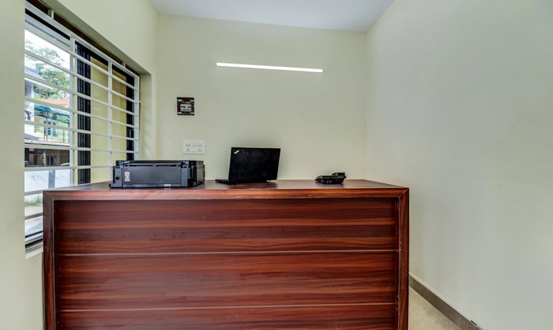 Itsy Hotels Rain Tulsi Stayz, Palarivattom Junction, Cochin, India
