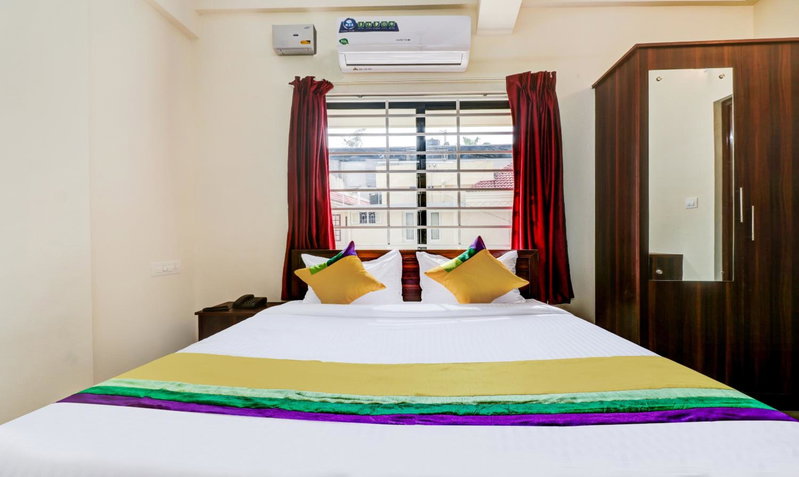 Itsy Hotels Rain Tulsi Stayz, Palarivattom Junction, Cochin, India