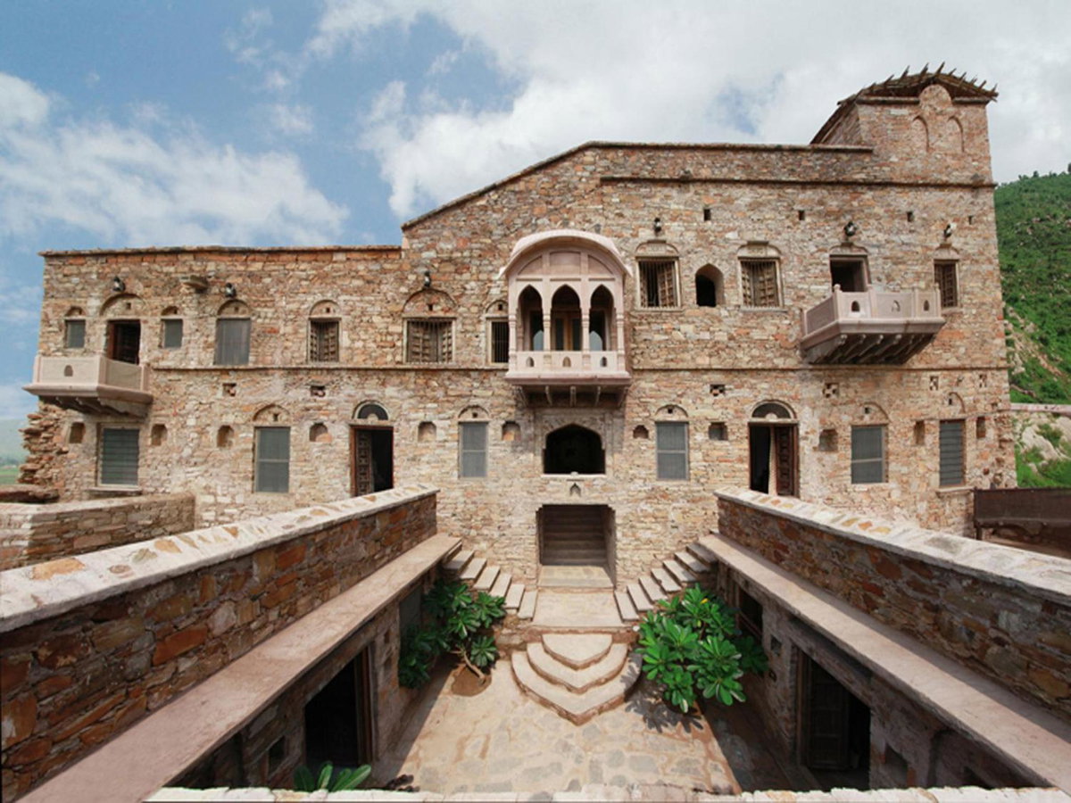 Hotel · Fort Dadhikar, Alwar, Alwar