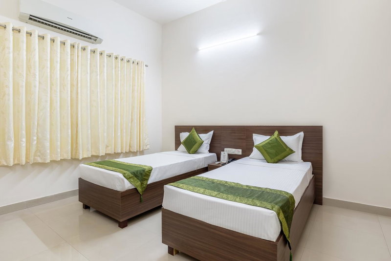 Treebo Pappilon Palace - PVS Circle, Mangalore, India